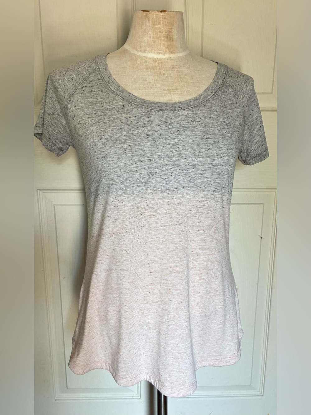 CALIA by Carrie Underwood medium s/s active t-shirt grey,pink light stretch